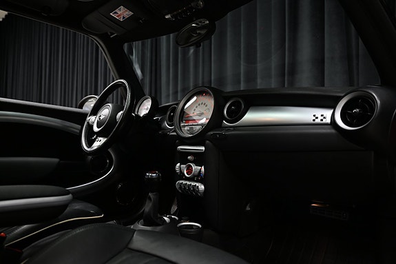 MINI John Cooper Works 26 of 27
