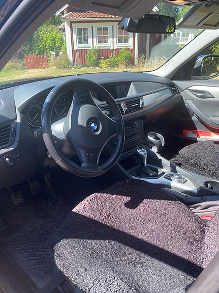 BMW X1 4 of 9