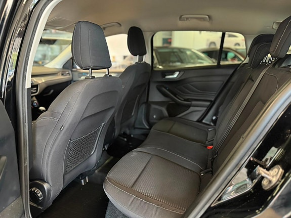 Ford Focus 7 of 18
