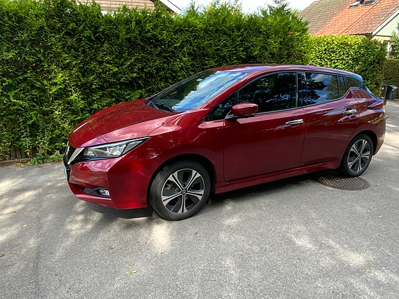 Nissan Leaf 2 of 3