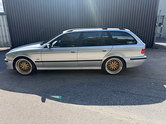BMW 525i 3 of 25