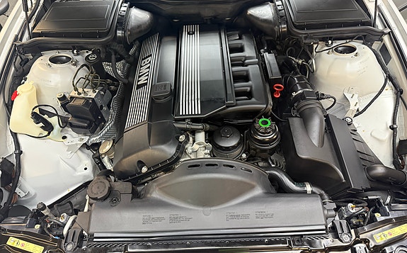 BMW 525i 16 of 25