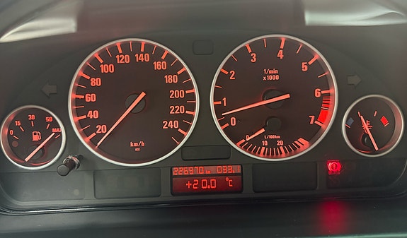 BMW 525i 15 of 25