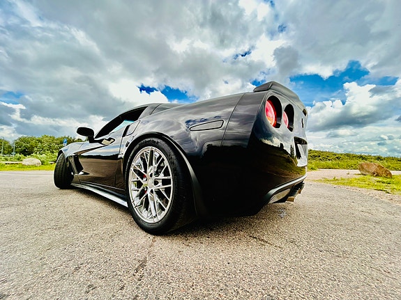 Chevrolet Corvette 3 of 4
