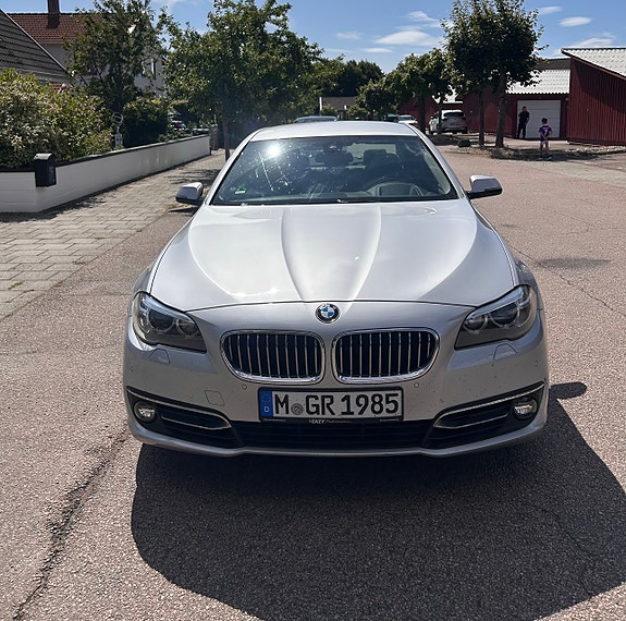 BMW 520d 2 of 16