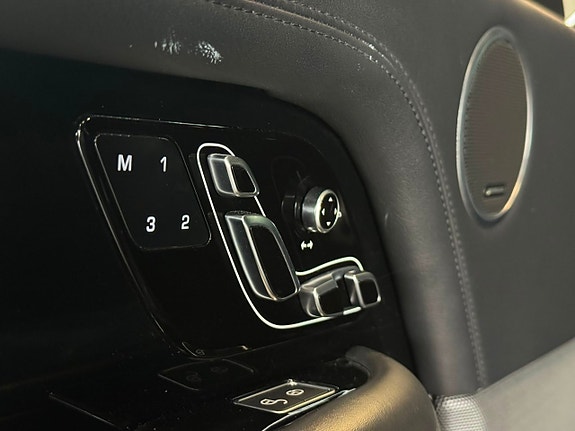 Land Rover Range Rover 13 of 21