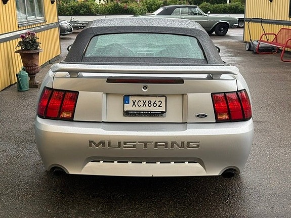 Ford Mustang 6 of 14