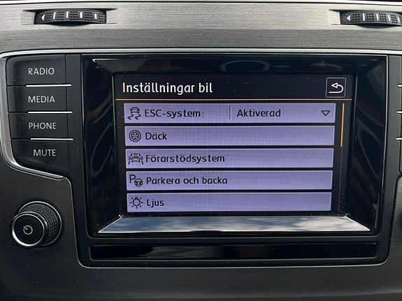 Volkswagen Golf VII 17 of 30