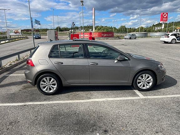 Volkswagen Golf VII 5 of 30