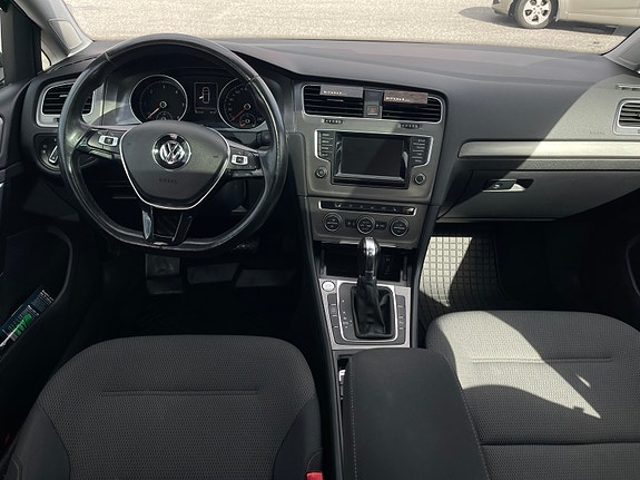 Volkswagen Golf VII 15 of 30