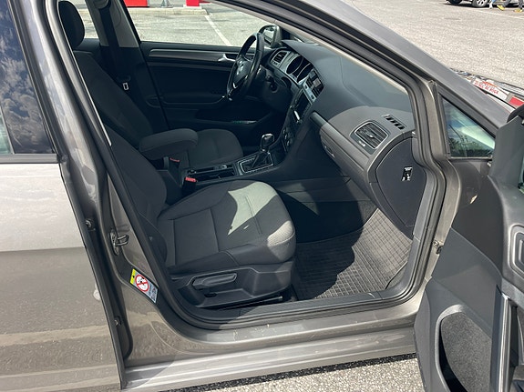 Volkswagen Golf VII 13 of 30