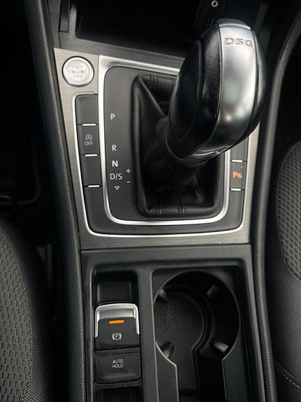 Volkswagen Golf VII 27 of 30