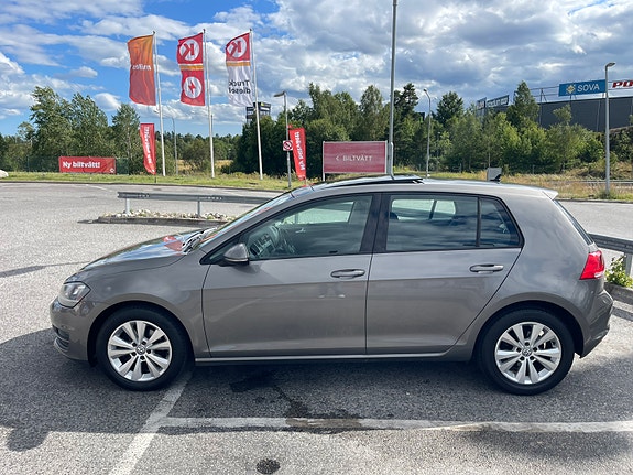 Volkswagen Golf VII 2 of 30