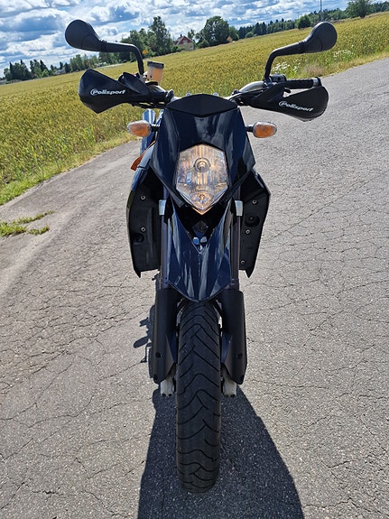 KTM 950 sm 6 of 9