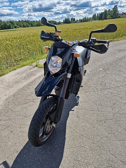 KTM 950 sm 5 of 9