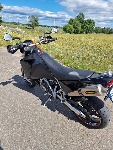 KTM 950 sm 3 of 9