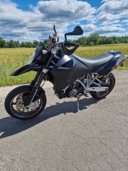 KTM 950 sm 4 of 9