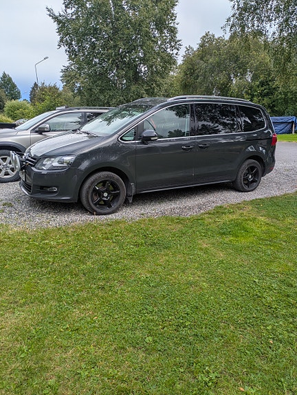 Volkswagen Sharan 2 of 3