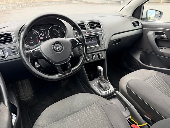 Volkswagen Polo 10 of 13