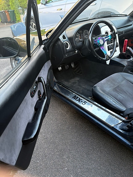 Mazda MX-5 7 of 12