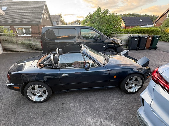 Mazda MX-5 3 of 12