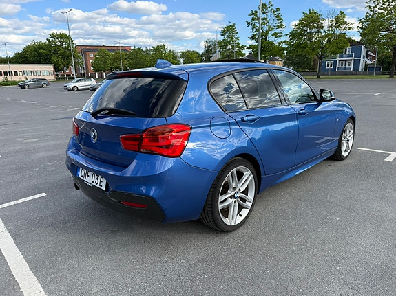 BMW 118i 3 of 11