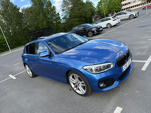 BMW 118i 2 of 11