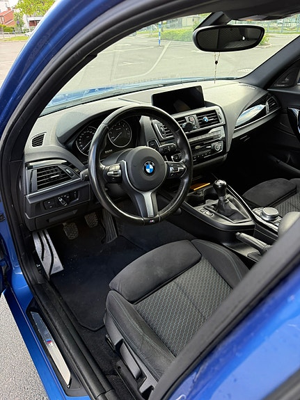 BMW 118i 5 of 11