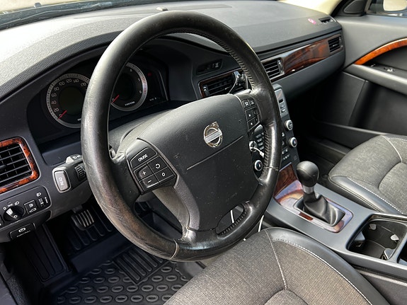 Volvo XC70 15 of 30
