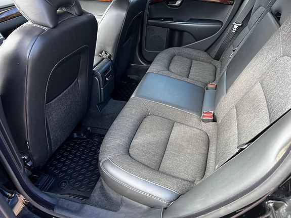 Volvo XC70 11 of 30
