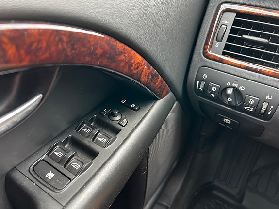 Volvo XC70 28 of 30