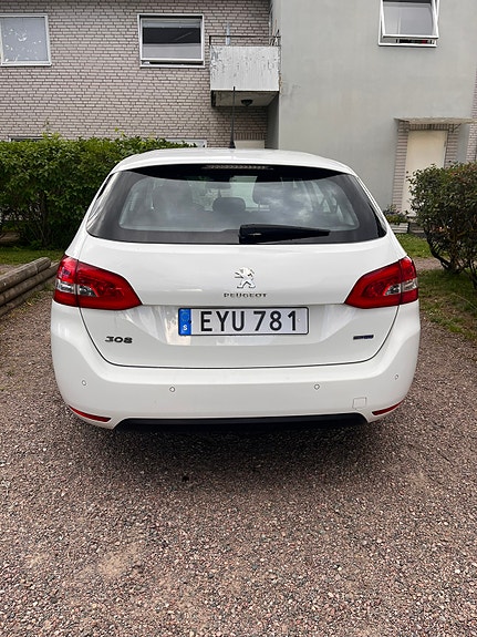 Peugeot 308 SW 5 of 5