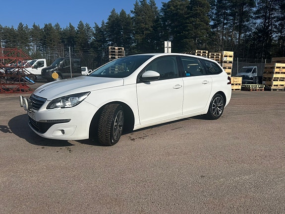 Peugeot 308 SW 4 of 5