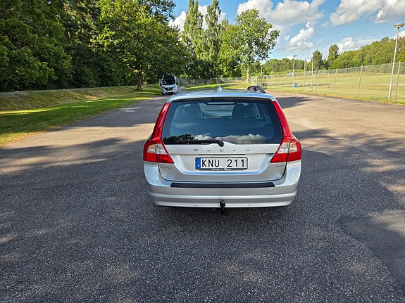 Volvo V70 6 of 10