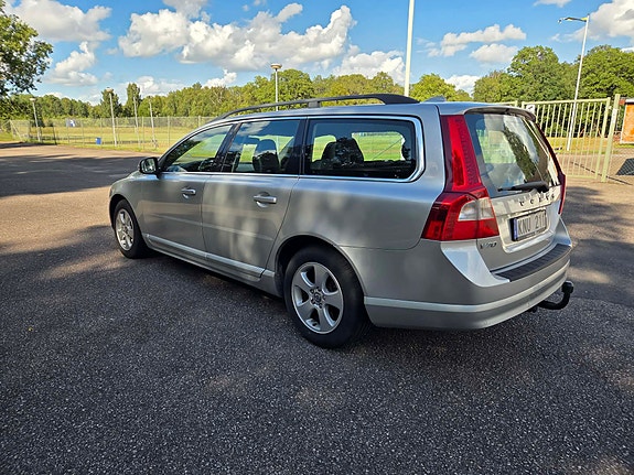 Volvo V70 7 of 10