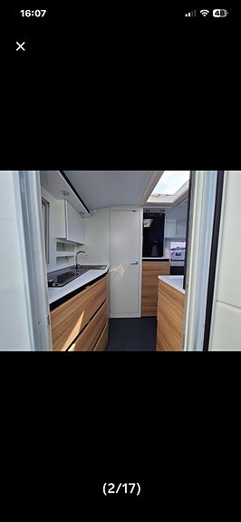 Adria Action 361 LH 2 of 5