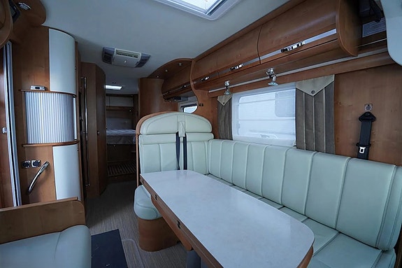 Rapido 10000dfh - Queensbed 7 of 20