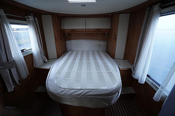 Rapido 10000dfh - Queensbed 14 of 20