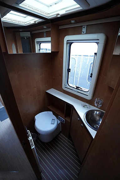 Rapido 10000dfh - Queensbed 17 of 20