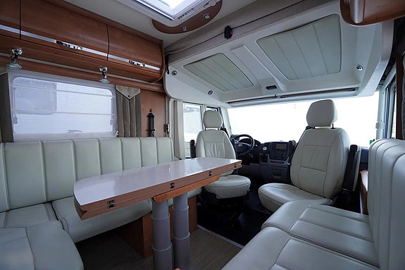 Rapido 10000dfh - Queensbed 4 of 20