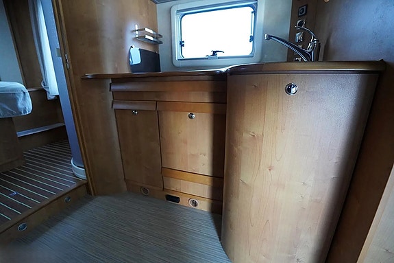 Rapido 10000dfh - Queensbed 11 of 20