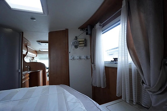 Rapido 10000dfh - Queensbed 16 of 20