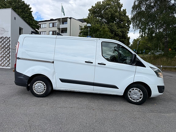 Ford Transit Custom 2 of 6