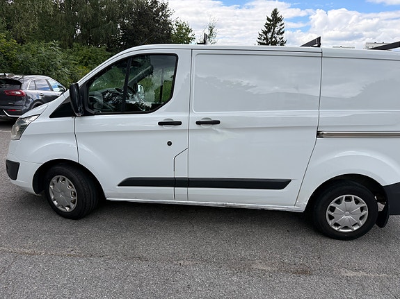 Ford Transit Custom 3 of 6