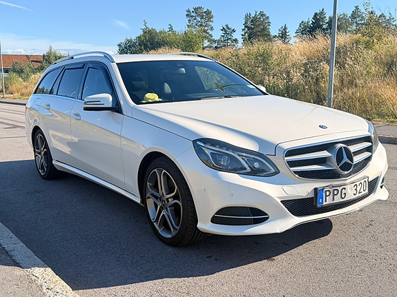 Mercedes-Benz E300 4 of 10