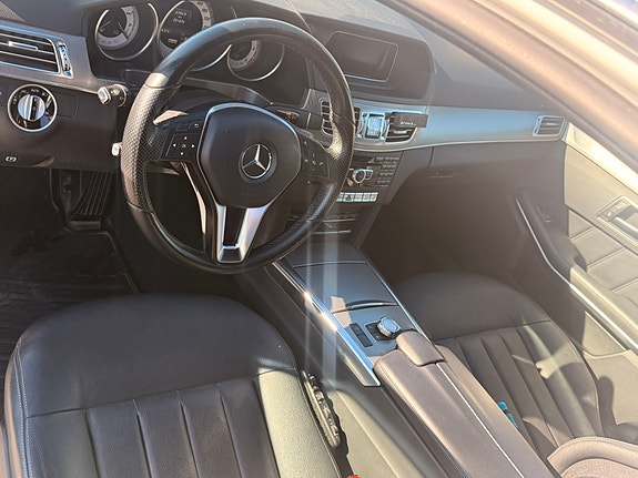 Mercedes-Benz E300 5 of 10