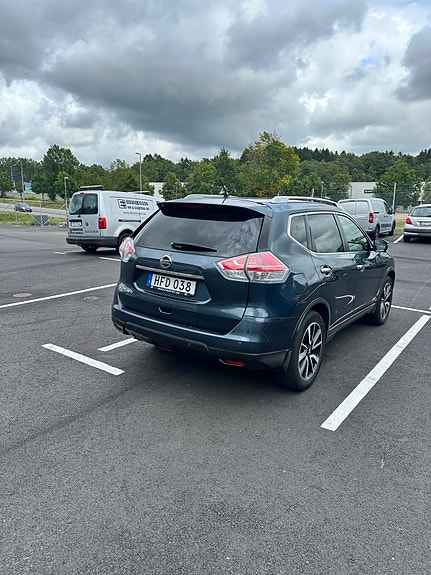 Nissan X-Trail 3 of 6