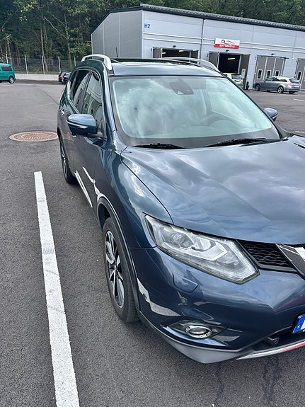 Nissan X-Trail 2 of 6