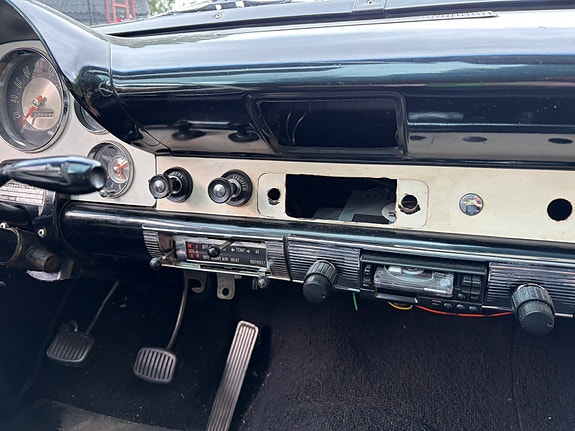 Ford Fairlane 18 of 18