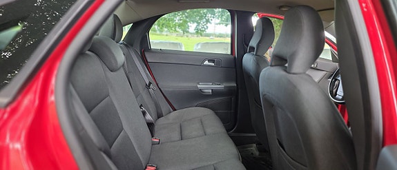 Volvo S40 11 of 17